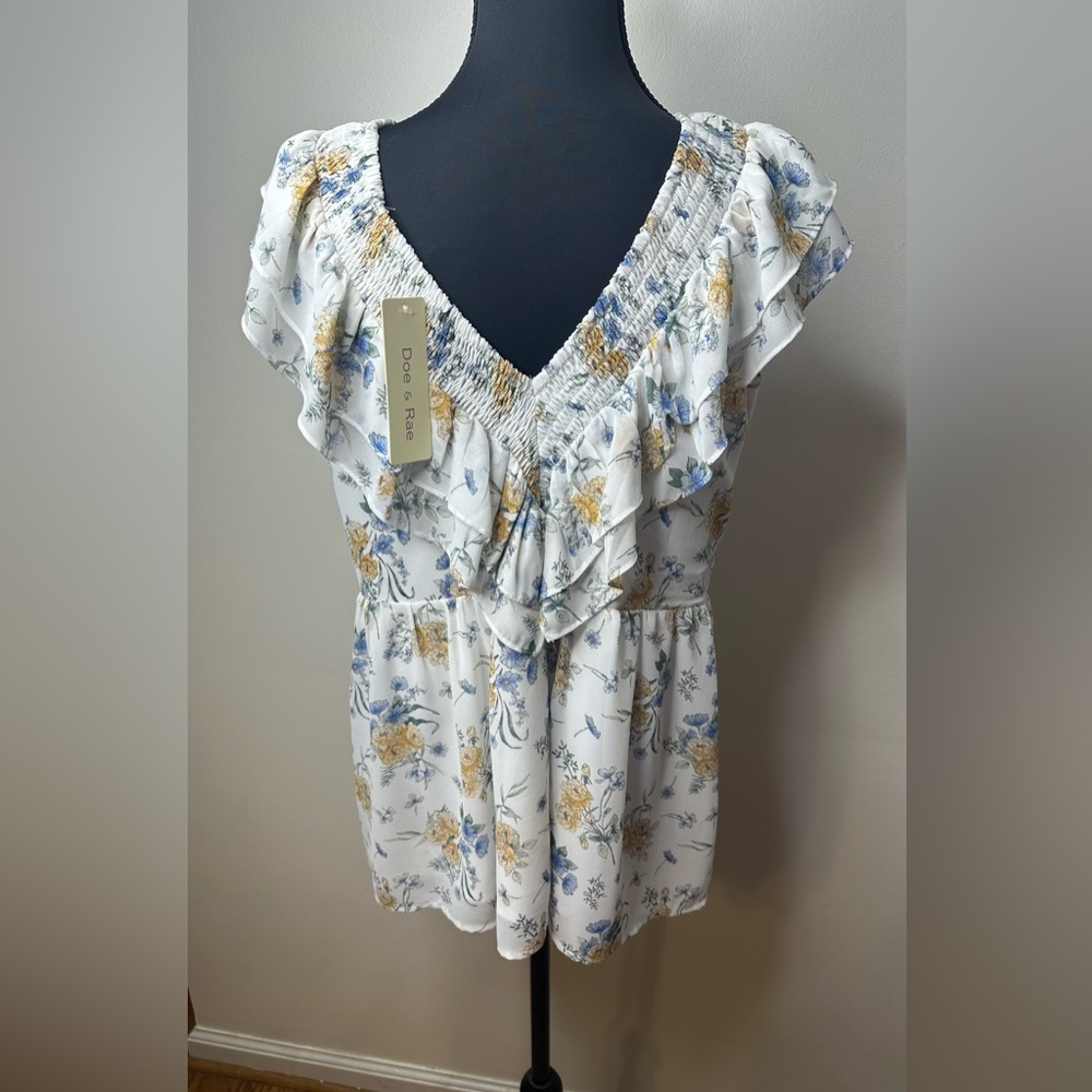Doe & Rae NWT floral blouse sz small